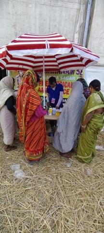 Large number of women and children were served through out day and night